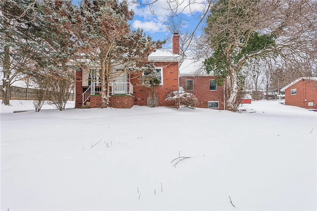 321 Clements Rd photo 1