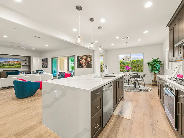 Fully Stocked Kitchen