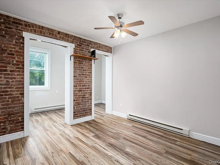 548 Warburton Ave #2R — Photo 11