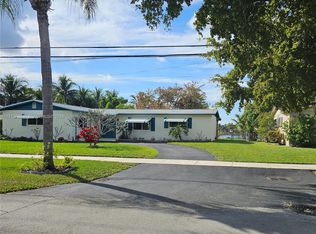 18360 NW 78th Ave, Hialeah, FL 33015