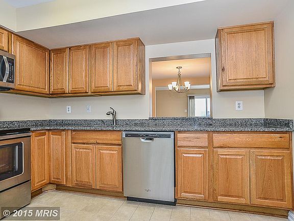 3rd image of 209 Meadows Ln NE