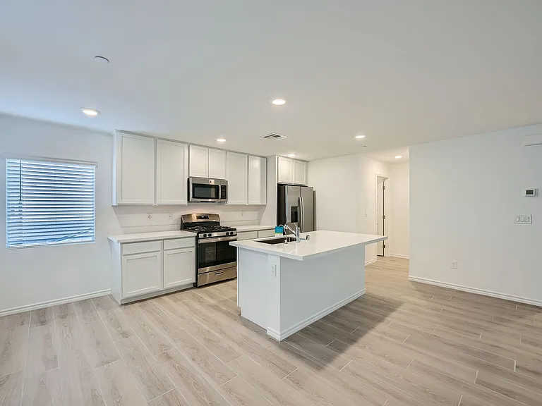 3549 Reserve Ct — Photo 5