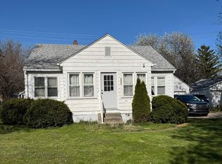 4126 5th St, Newport, MI 48166