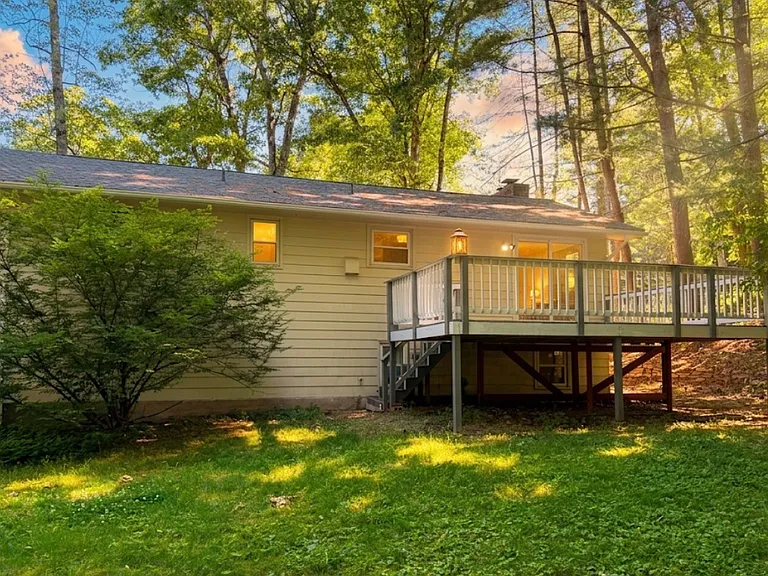 50 Shady Hill Ln — Photo 2
