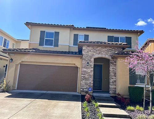 2538 Bassetts Way Photo 1