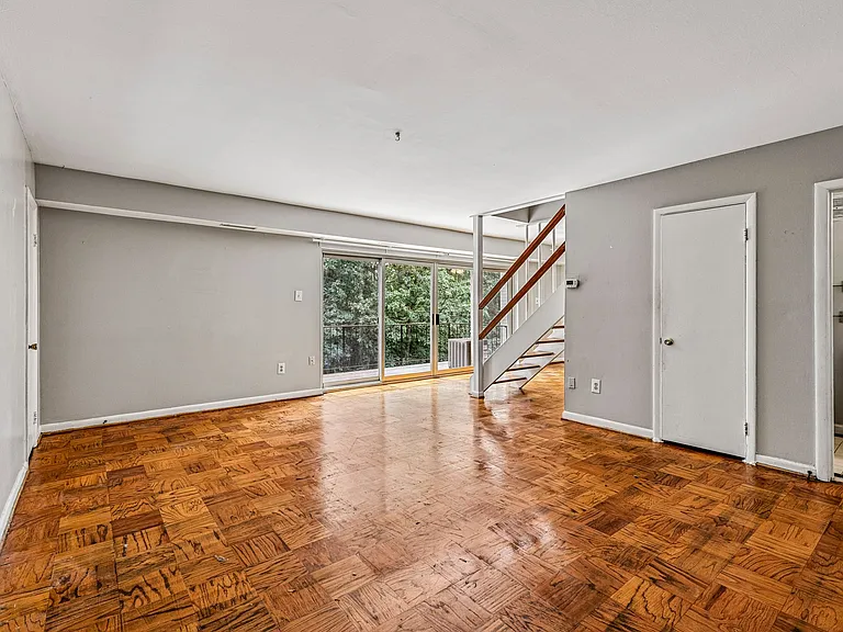 8614 Manchester Rd #6 — Photo 11