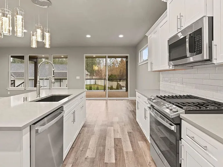 16536 N Columbus Dr — Photo 6