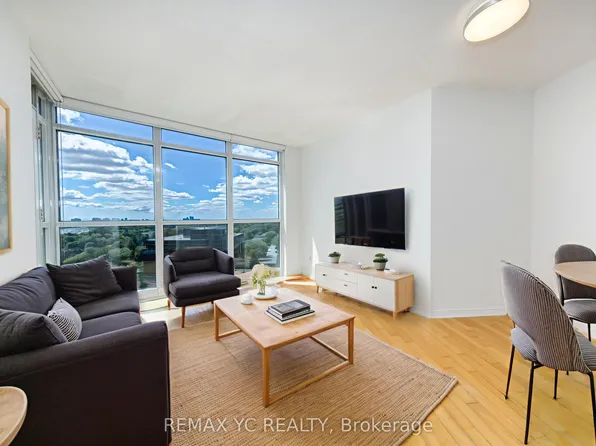 28 Harrison Garden Blvd #1605, Toronto, ON M2N 7B5