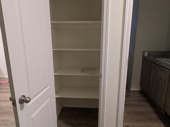 5th image of 1354 Elliot Rd #3