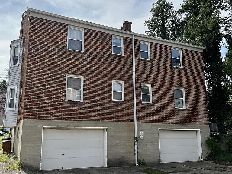 2214 Memorial Pkwy — Photo 12