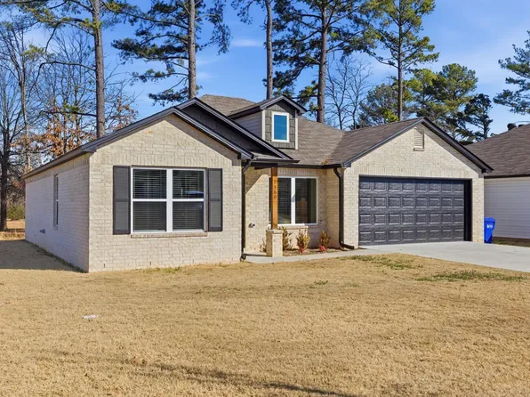 1360 Agogo Ln, Conway, AR 72034