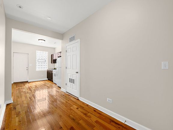 4th image of 601 N Lockwood Ave APT 1N