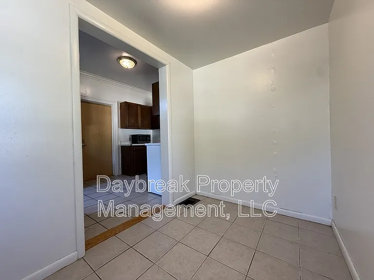 1228 10th St N #4 — Photo 18