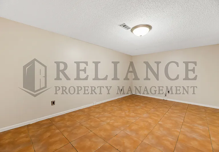 1417 S Goebel Cir — Photo 25