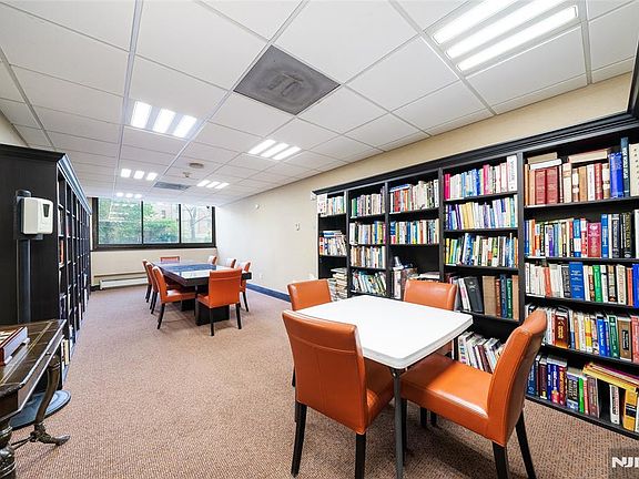 5th image of 250 Gorge Rd APT 6A