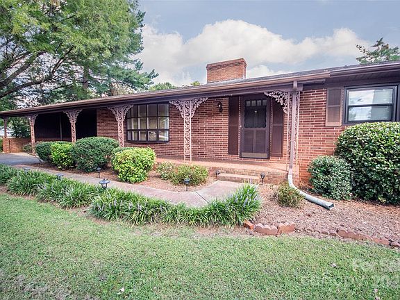 2nd image of 431 Bristol Dr