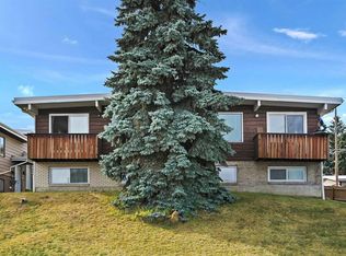 11203 6th St SW, Calgary, AB T2W0E9