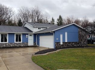 15261 Walnut Creek Dr, Strongsville, OH