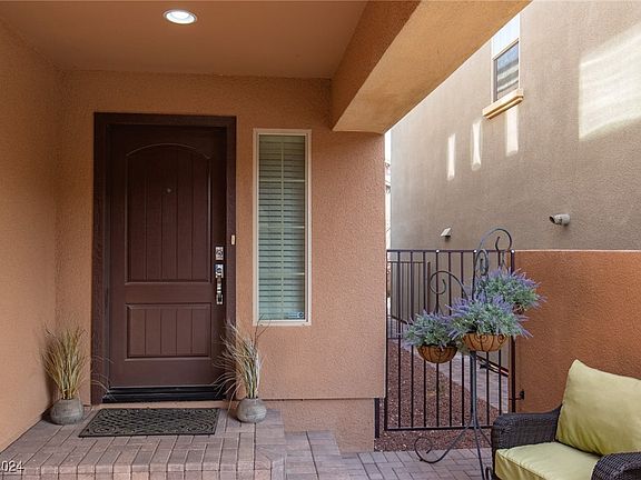 3rd image of 2070 Morro Vista Dr