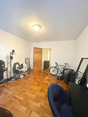 Rented by Luxian International Realty LLC | media 9