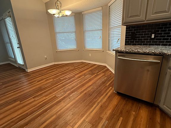 4th image of 850 Golden Valley Ct