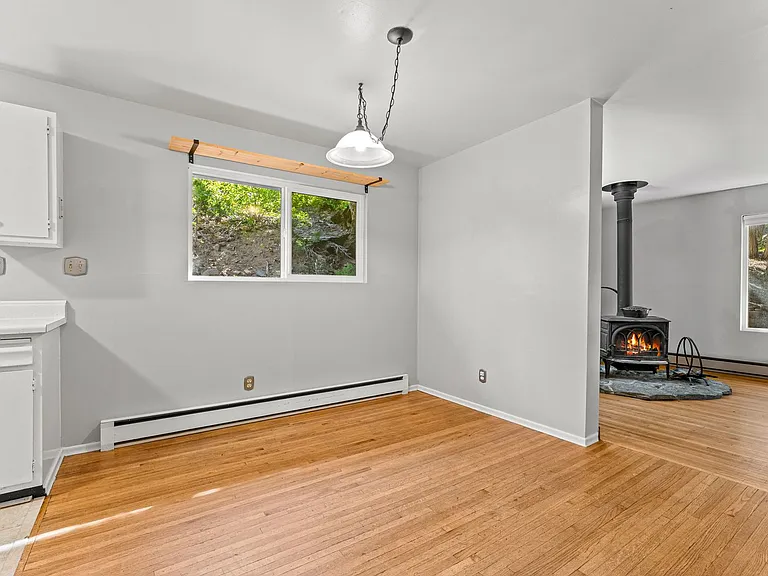 765 Bunker Dr — Photo 5