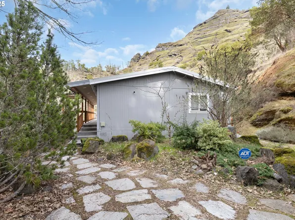 2721 Reston Rd, Roseburg, OR 97471