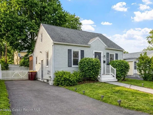 51 Milo Street N, Hudson, NY 12534