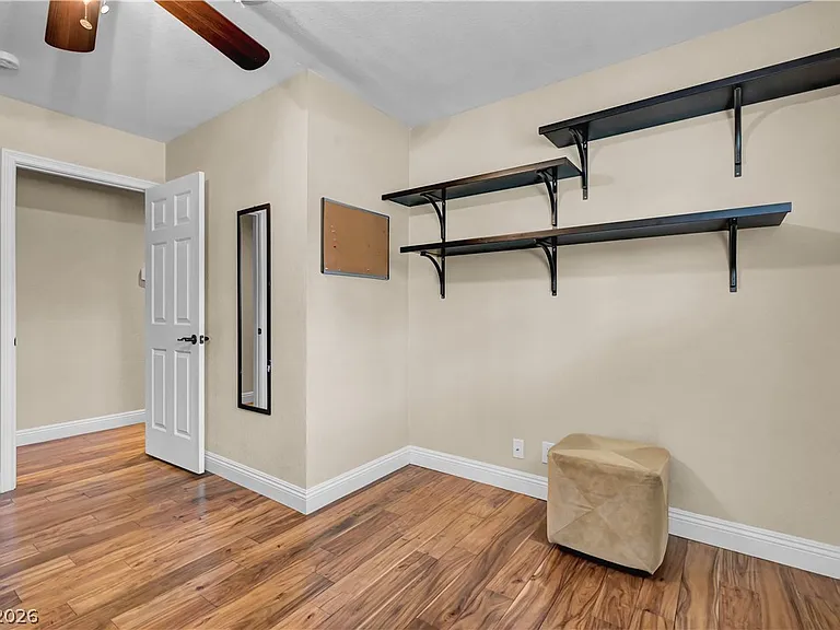 2712 W Oakey Blvd — Photo 34