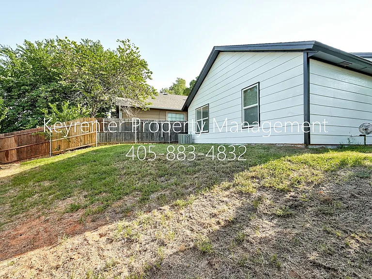 313 Belmont Dr — Photo 29