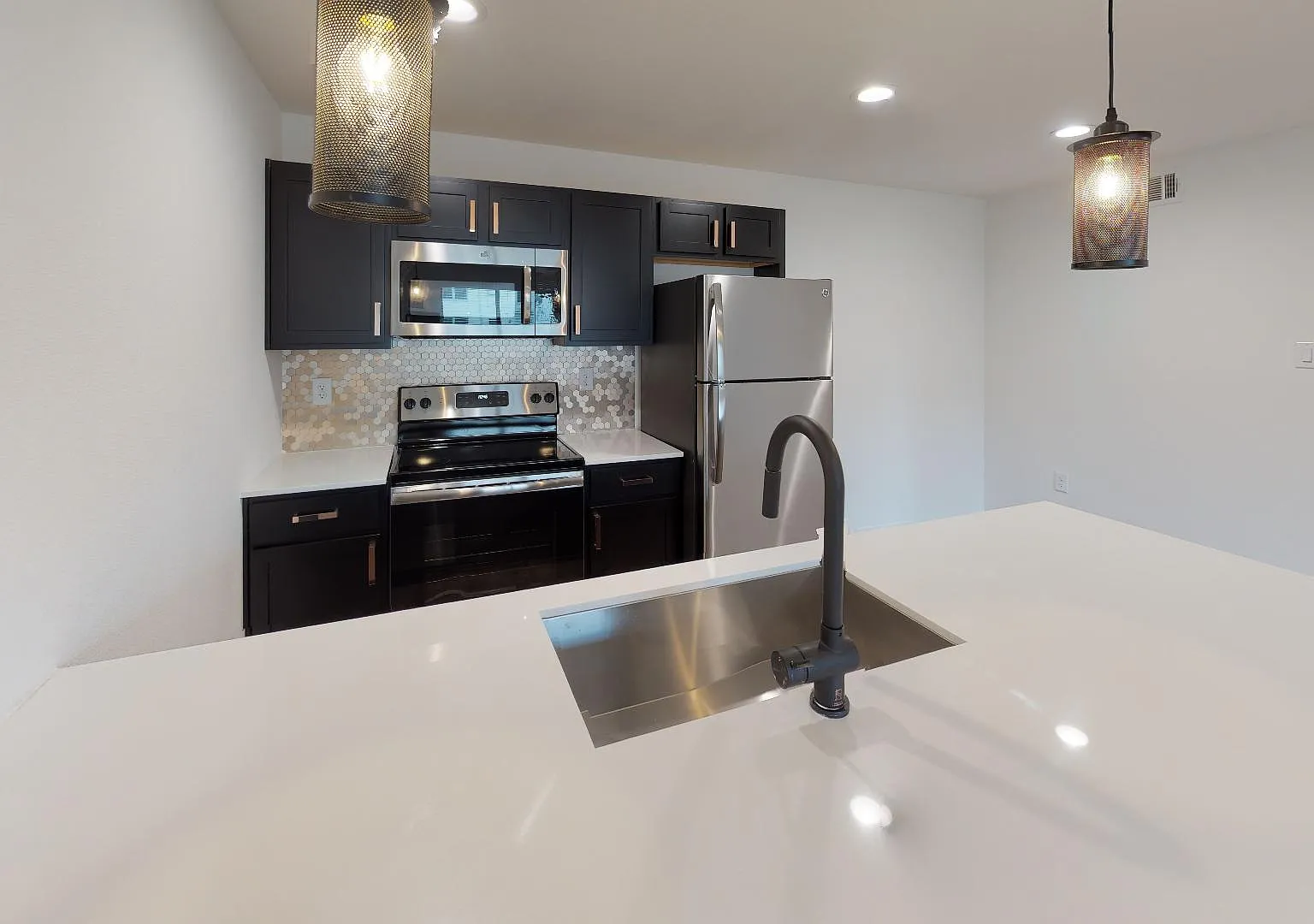 Live Oak Manor — Photo 2