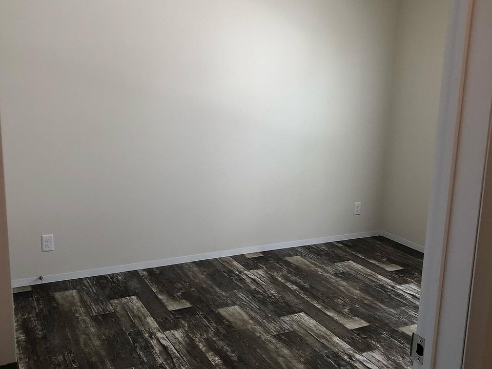 1st image of 15 Bluebird Hill Dr