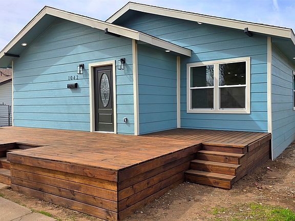 2nd image of 1042 Beech St