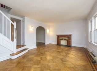 11413 201st St, Saint Albans, NY 11412