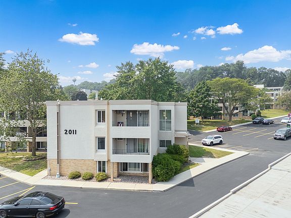 4th image of 2011 Viking Dr NW APT 23