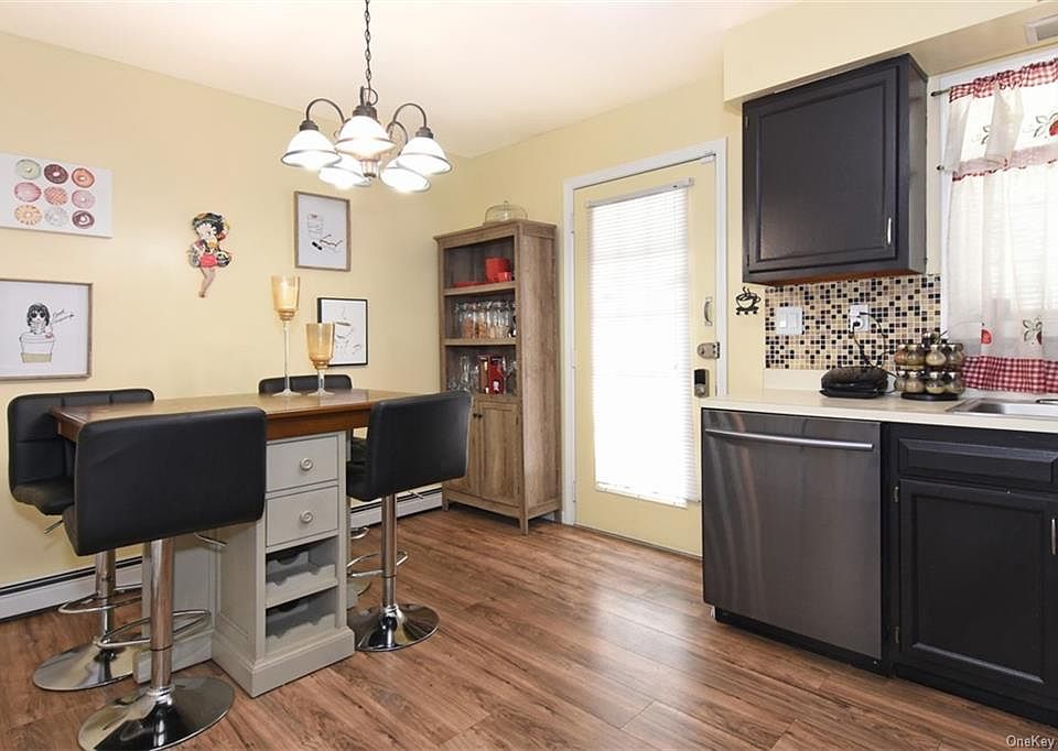 1st image of 325 McLean Ave APT 10