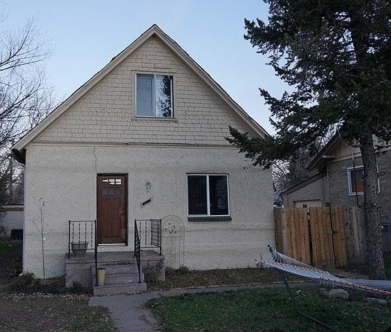 Front of House facing Sheridan
