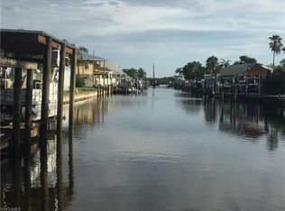 814 Oak St, Fort Myers Beach, FL 33931
