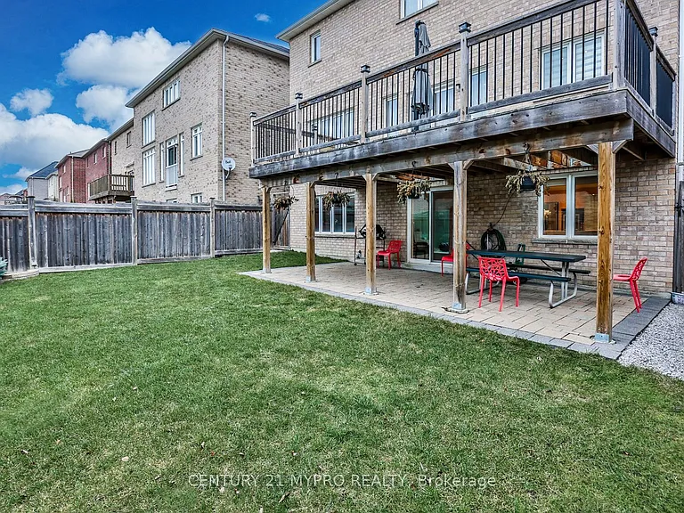 431 Woodspring Ave E — Photo 49