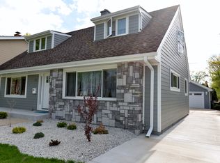 820 Florence Dr, Park Ridge, IL 60068