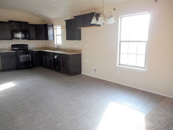 4th image of 8848 Rainbow Dr
