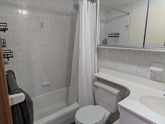 4th image of 908 Columbus Ave Unit 1D