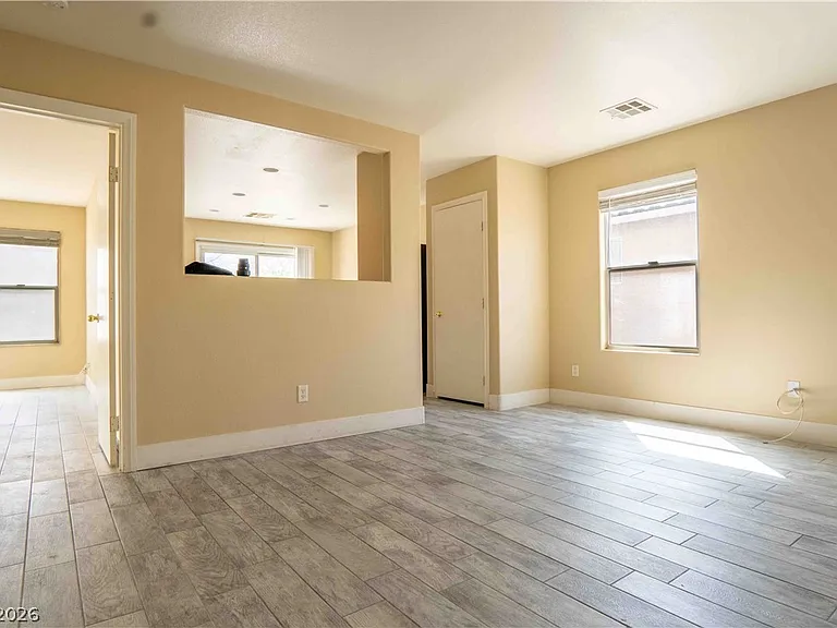 5558 Rollins St — Photo 5