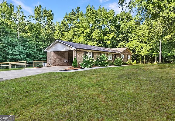 3rd image of 65 Watson Rd