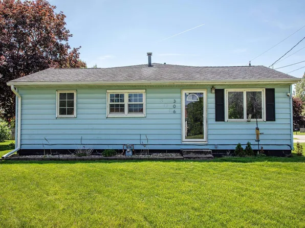 306 Trail Ave, Evansdale, IA 50707