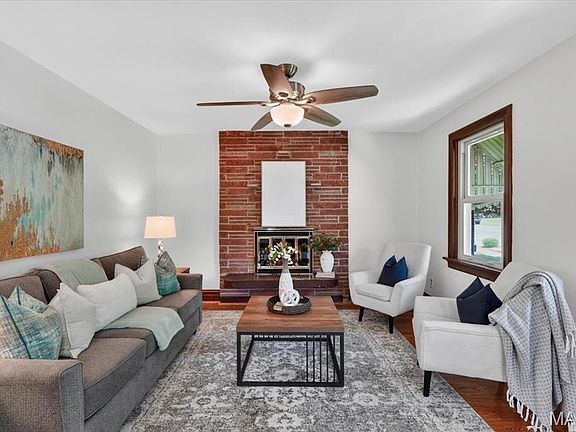 5th image of 2339 Dawes Pl