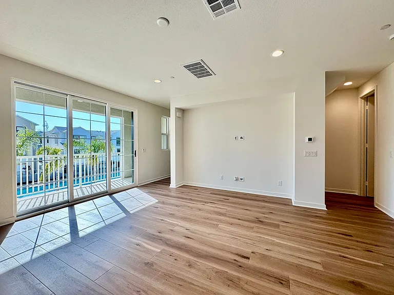2543 Elderberry Ln — Photo 14
