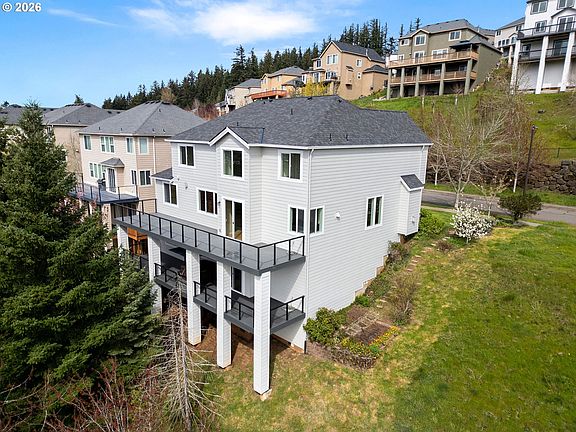 4th image of 10928 SE Lenore St