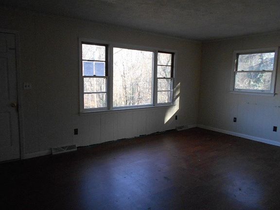 2nd image of 188 Noel Ave