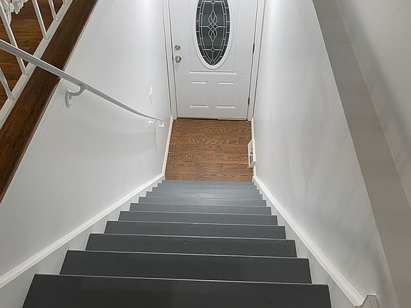 3rd image of 95 Bay Ter Floor 2